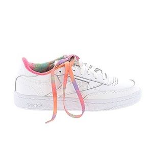 Reebok Pride 🌈
Size 6 Sneakers